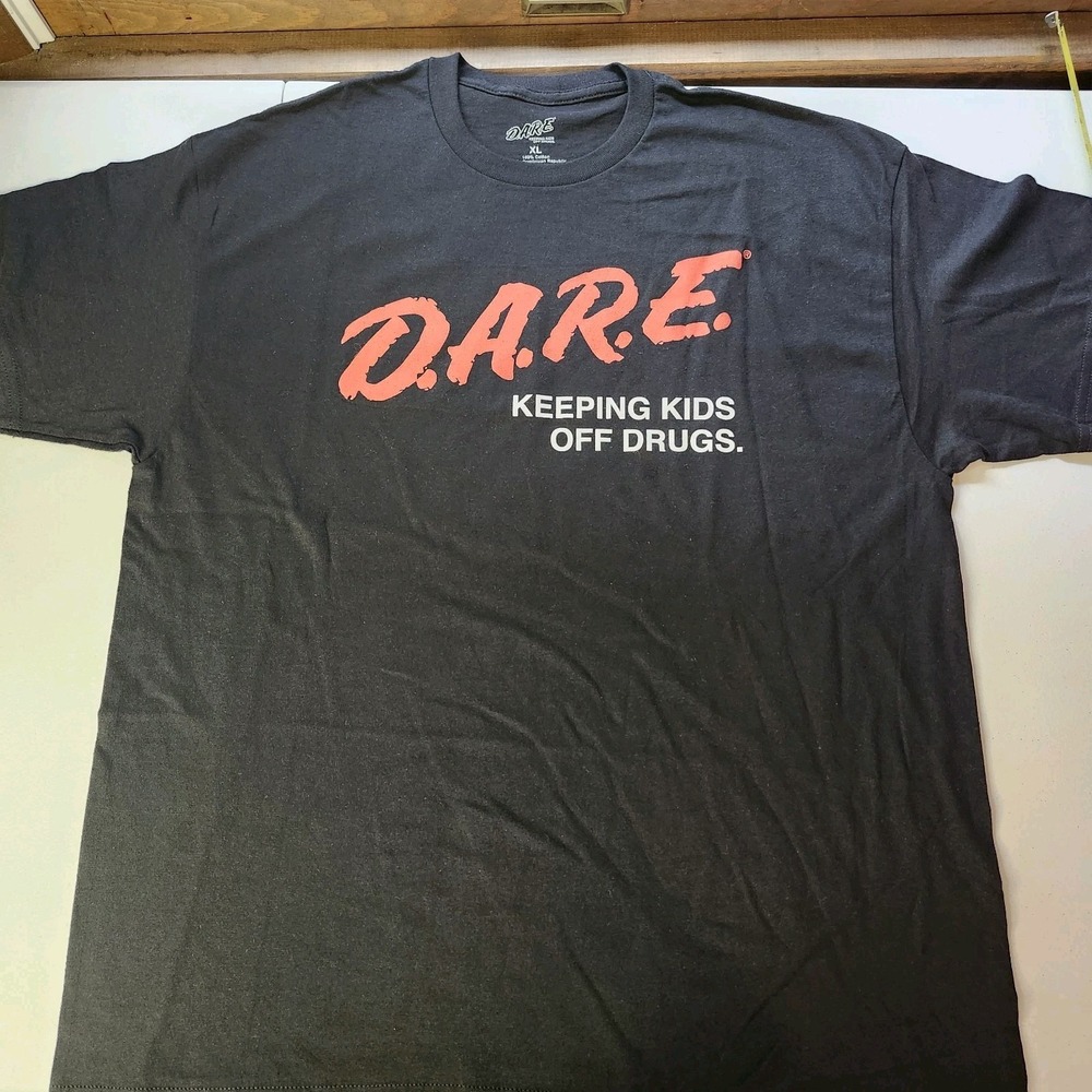 NWOT DARE Keeping Kids Off Drugs Mens XL Short Sleeve Tee 100% Cotton